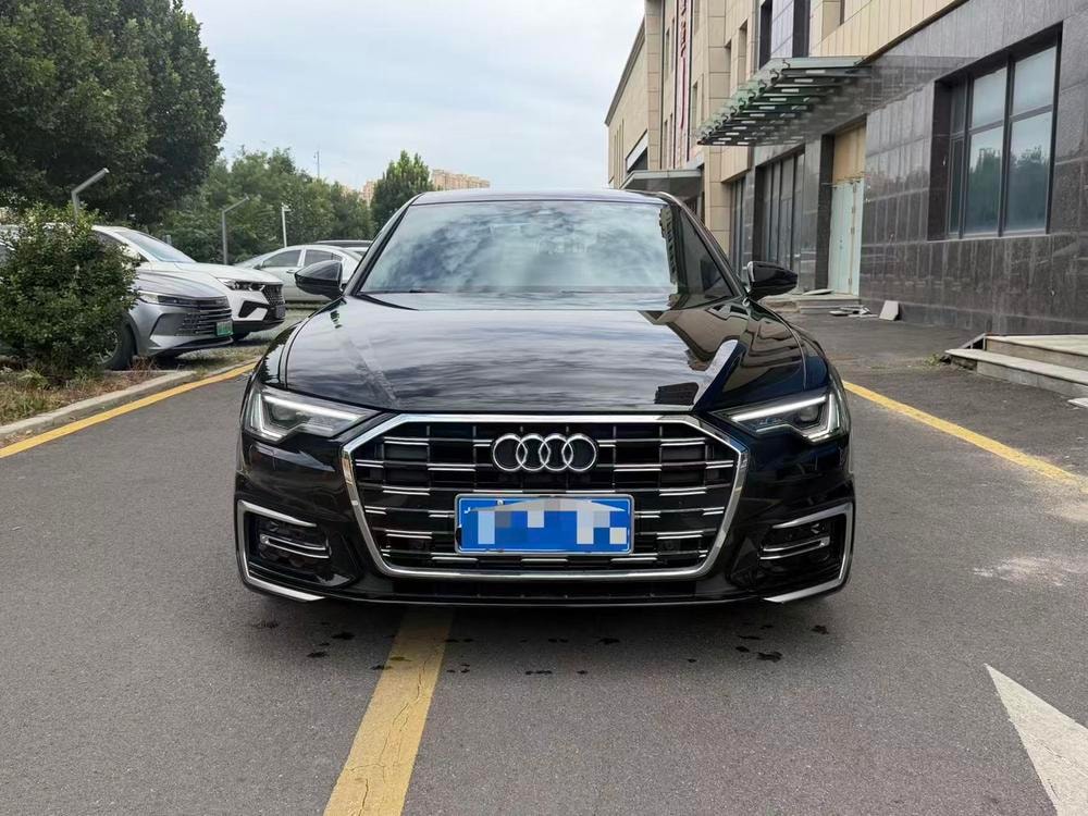 Audi A6L 2024 — фото автомобиля