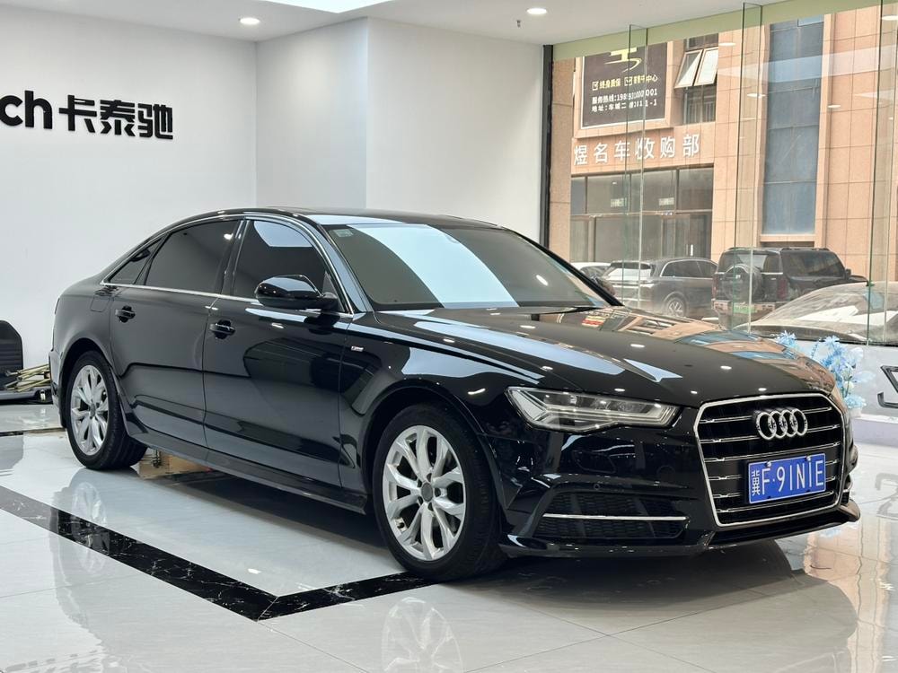 Audi A6L 2018 — фото автомобиля 1