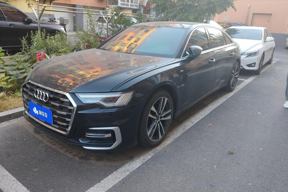 Audi A6L 2022 — фото автомобиля