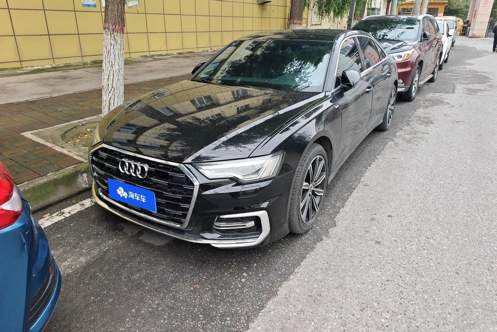 Audi A6L 2022 — фото автомобиля