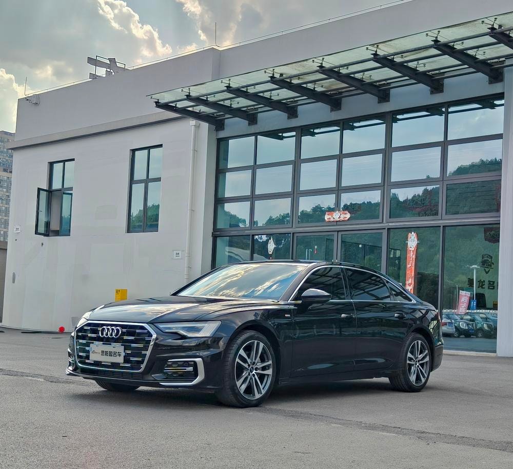 Audi A6L 2023 — фото автомобиля