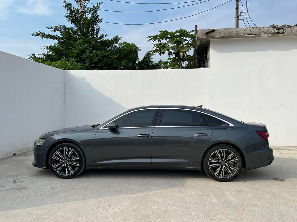 Audi A6L 2021 — фото автомобиля 1