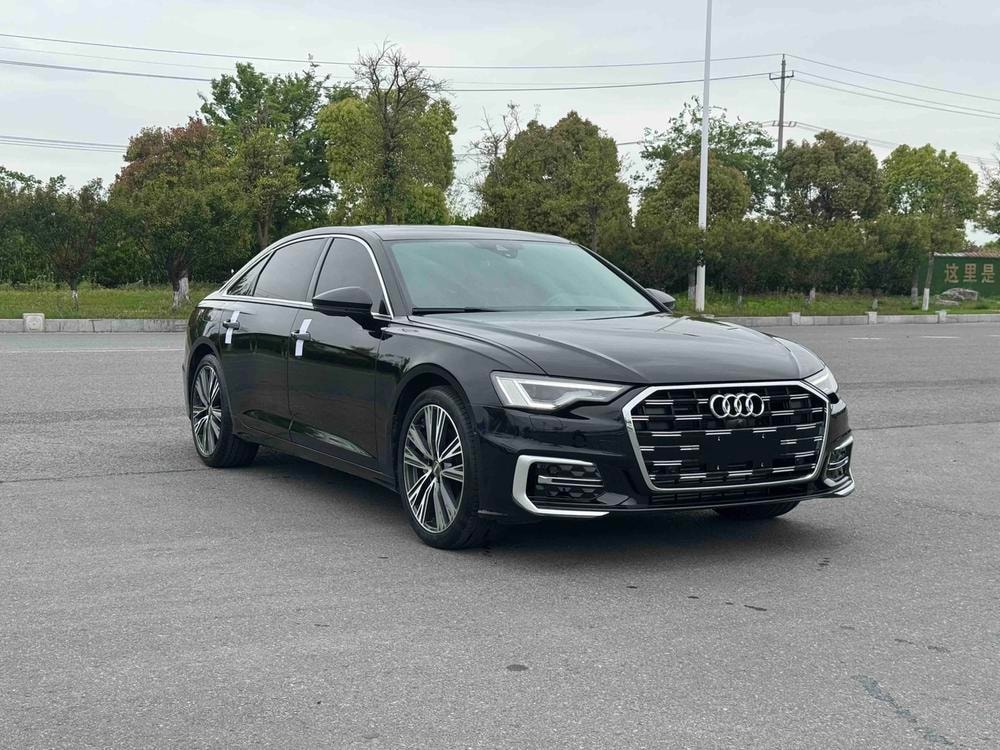 Audi A6L 2025 — фото автомобиля 1