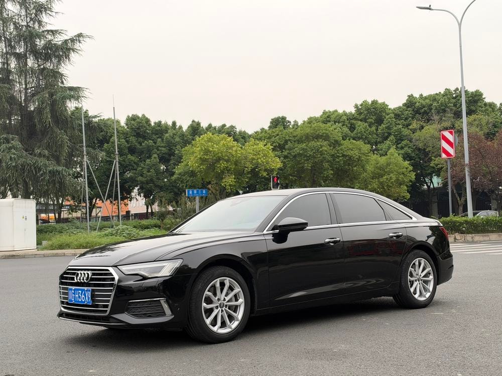 Audi A6L 2020 — фото автомобиля 1