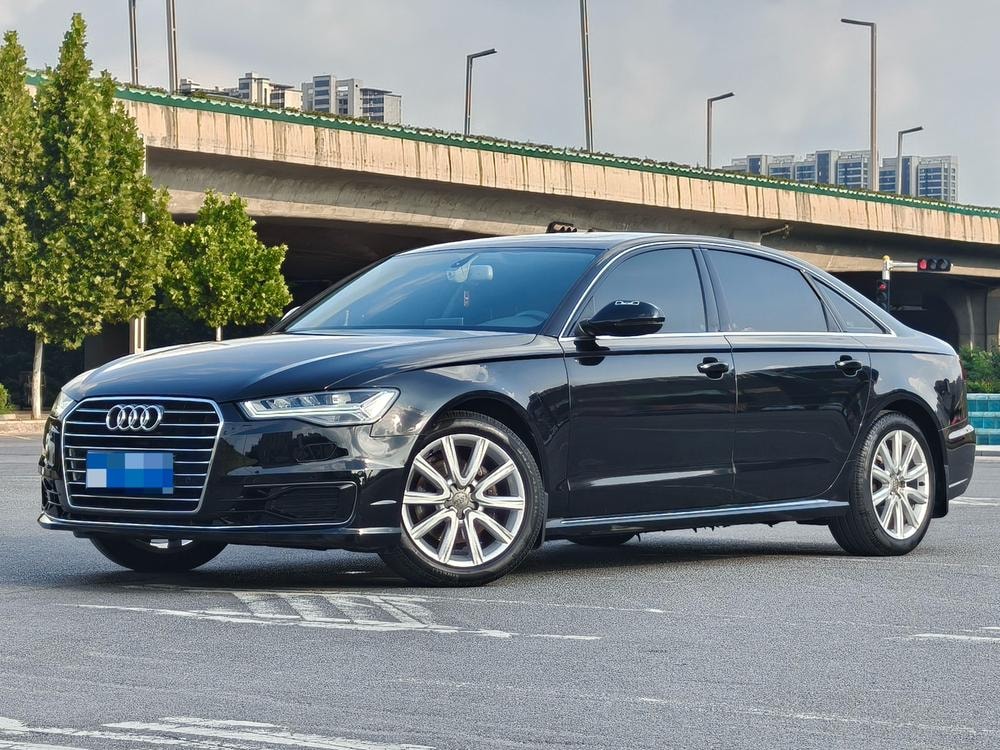 Audi A6L 2018 — фото автомобиля