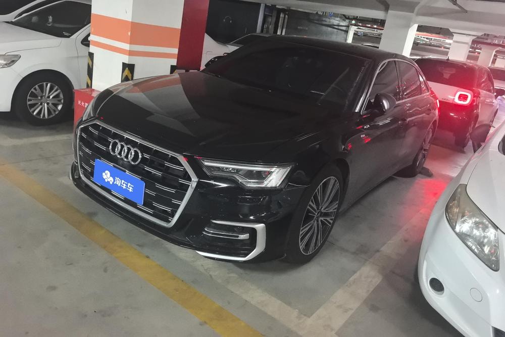 Audi A6L 2025 — фото автомобиля 1