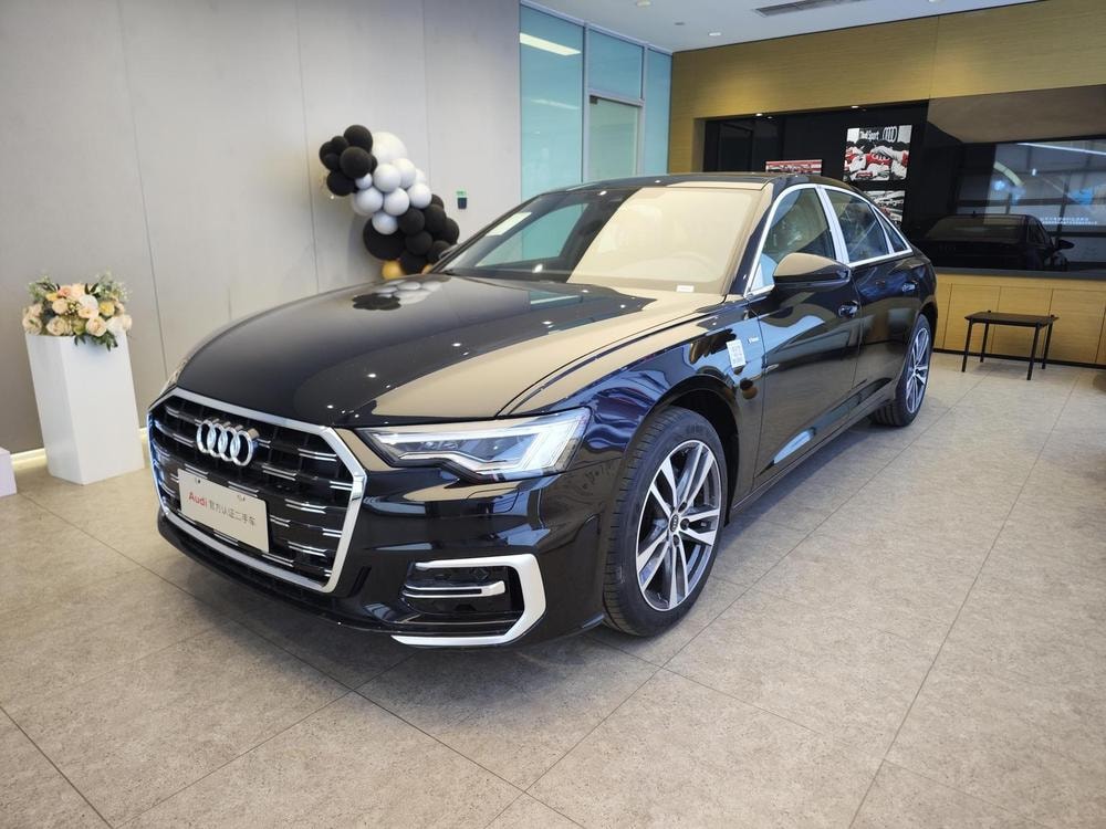 Audi A6L 2025 — фото автомобиля 1