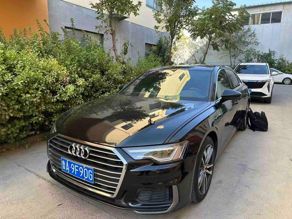 Audi A6L 2019 — фото автомобиля 1