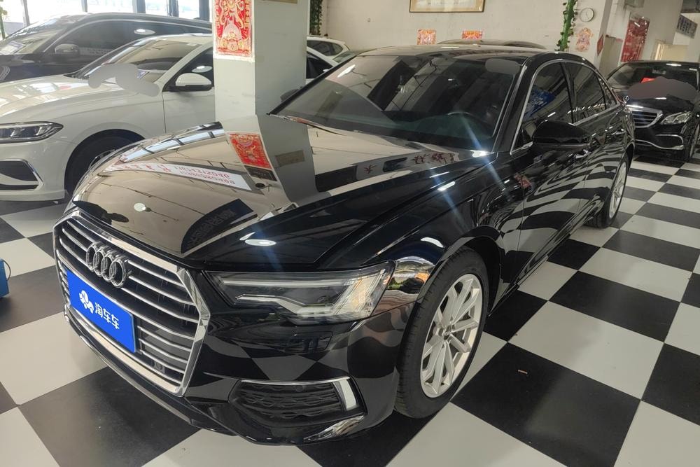 Audi A6L 2019 — фото автомобиля