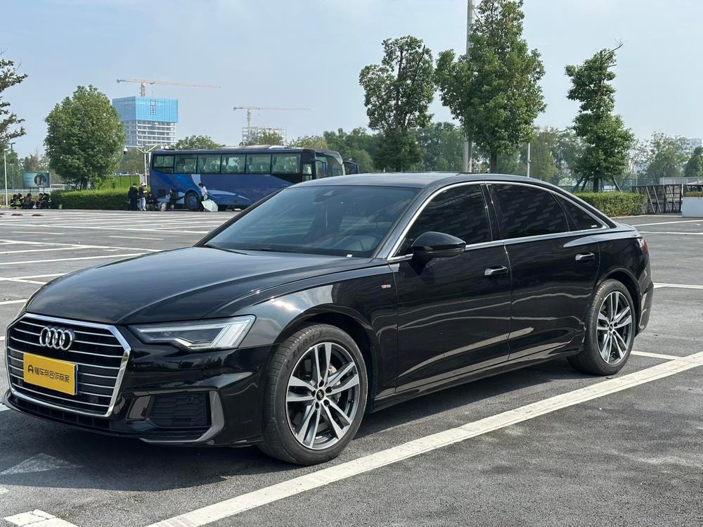 Audi A6L 2022 — фото автомобиля 1