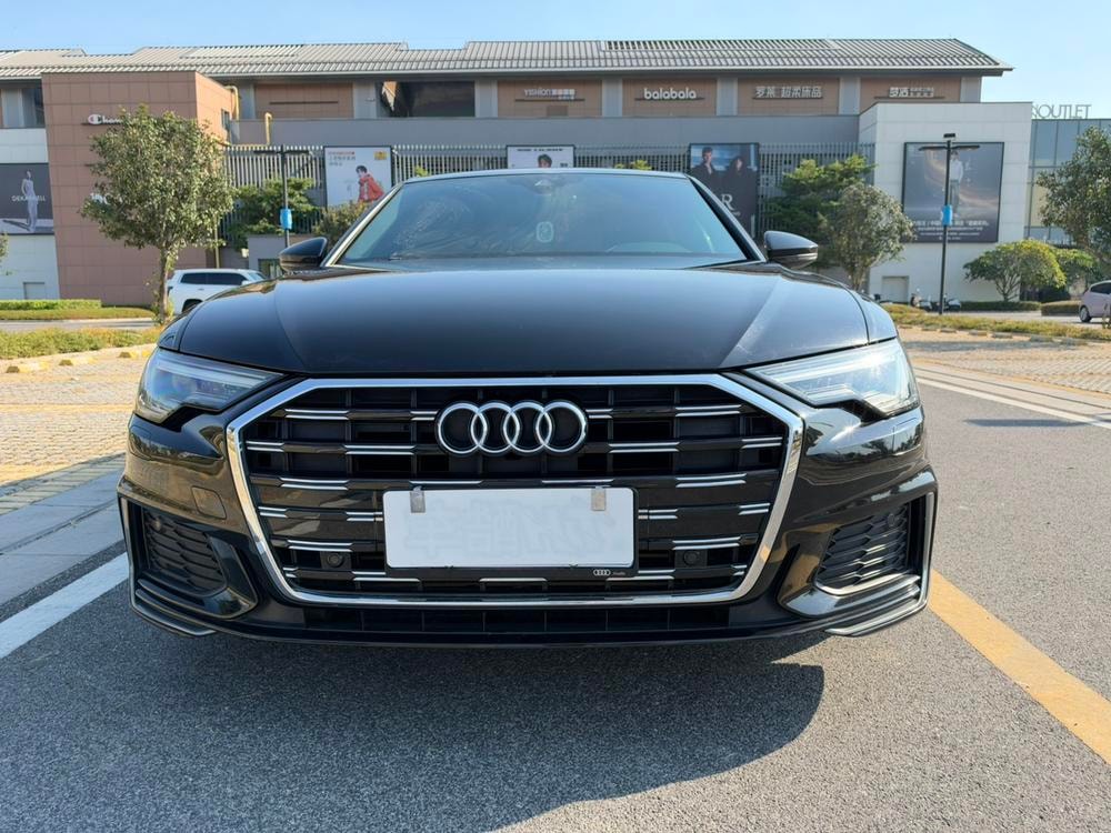 Audi A6L 2021 — фото автомобиля