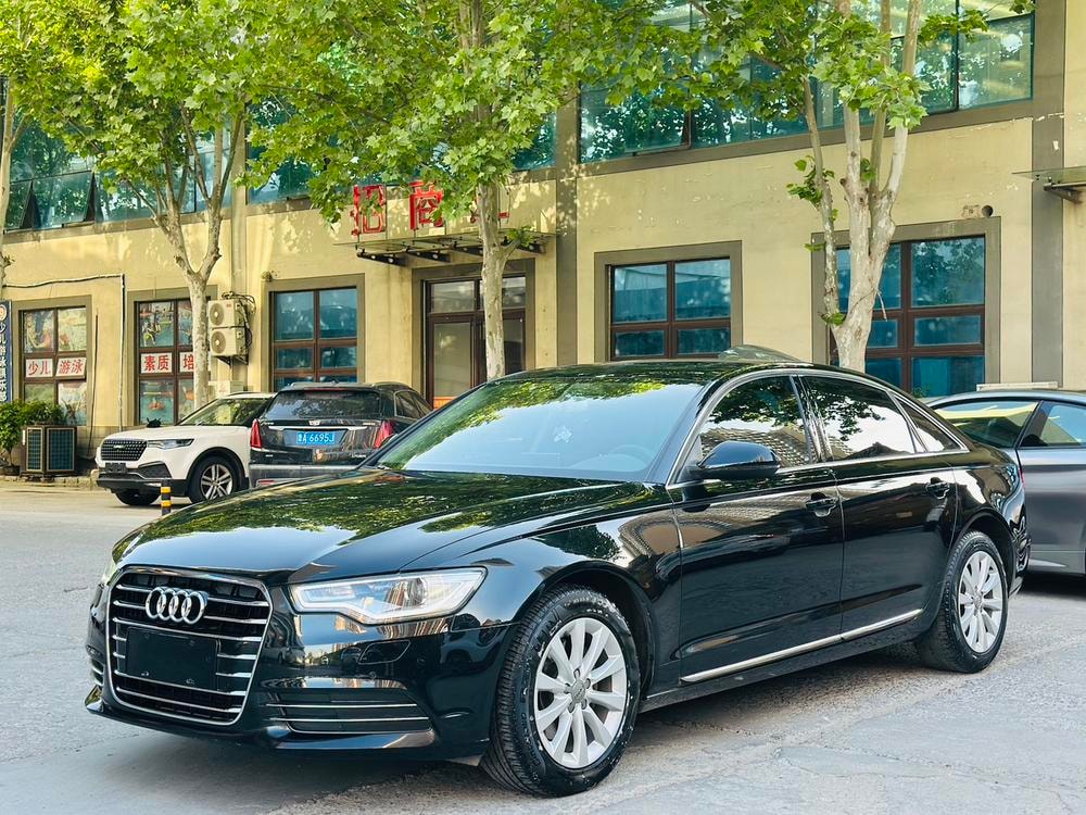 Audi A6L 2015 — фото автомобиля 1