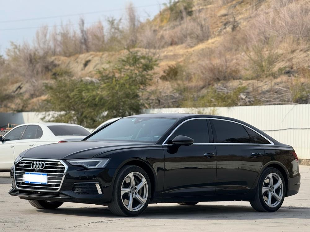 Audi A6L 2021 — фото автомобиля 1