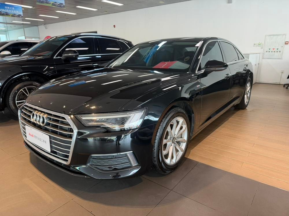 Audi A6L 2021 — фото автомобиля