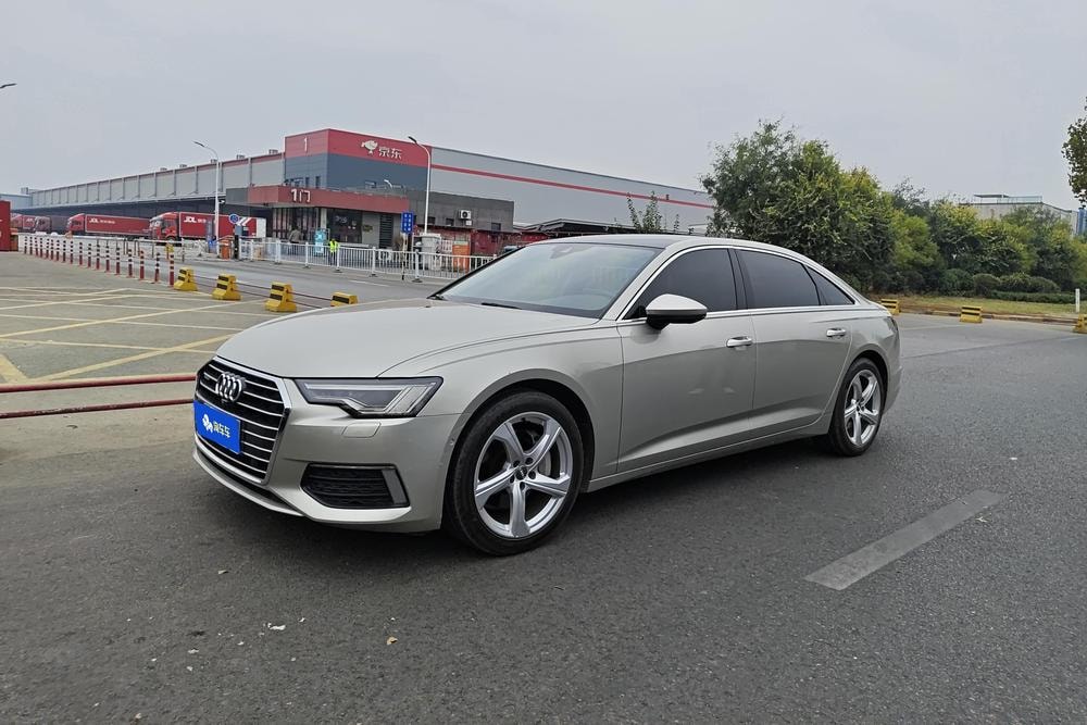 Audi A6L 2019 — фото автомобиля 1