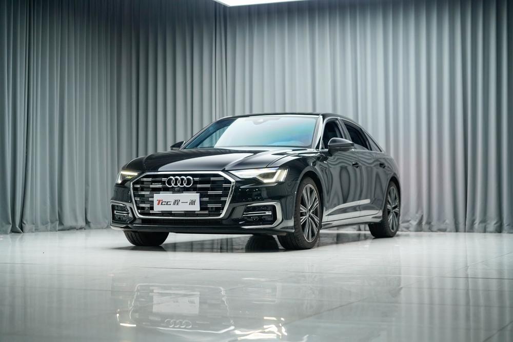 Audi A6L 2024 — фото автомобиля