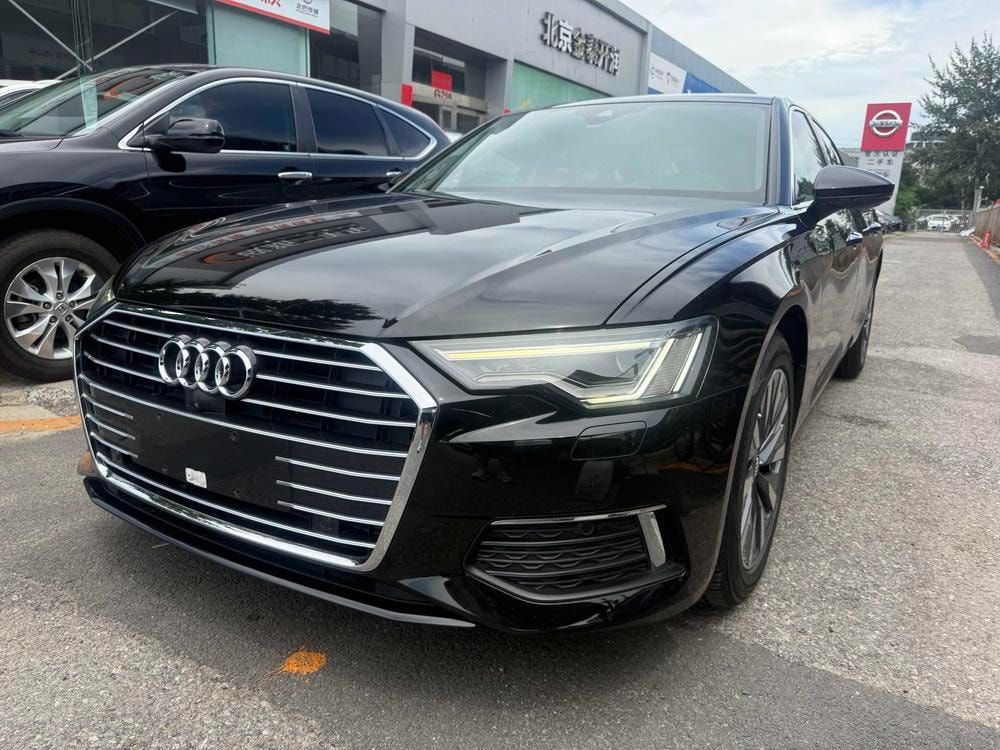 Audi A6L 2019 — фото автомобиля