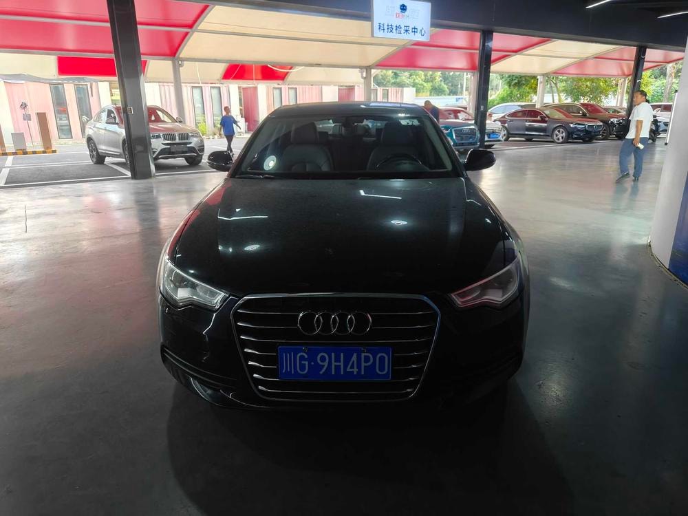 Audi A6L 2012 — фото автомобиля