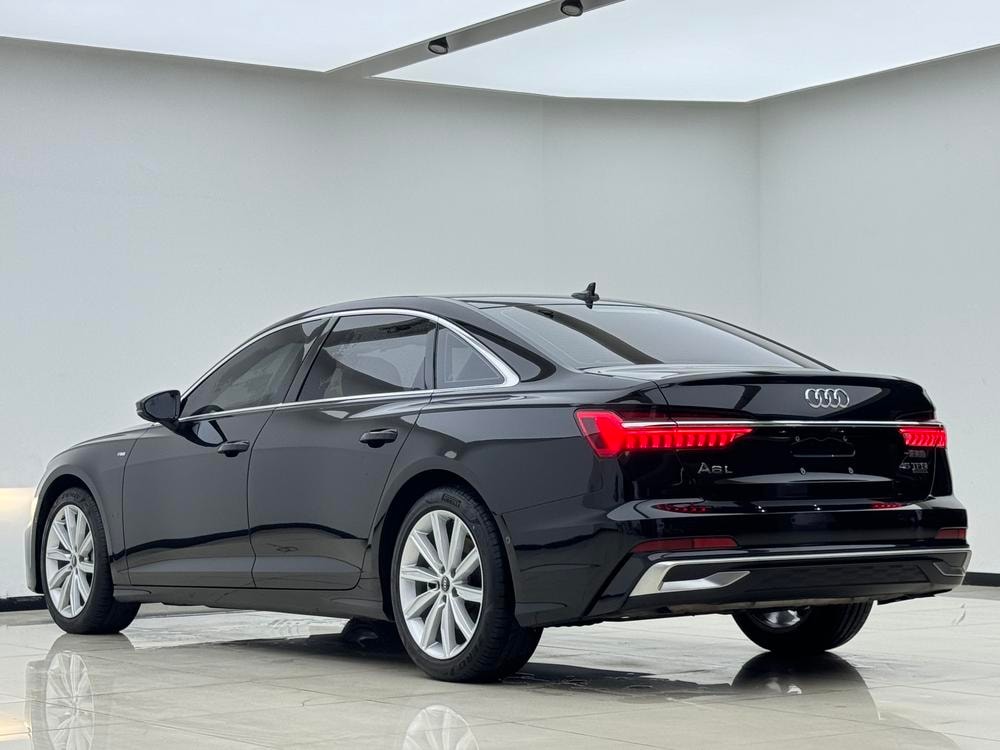 Audi A6L 2024 — фото автомобиля