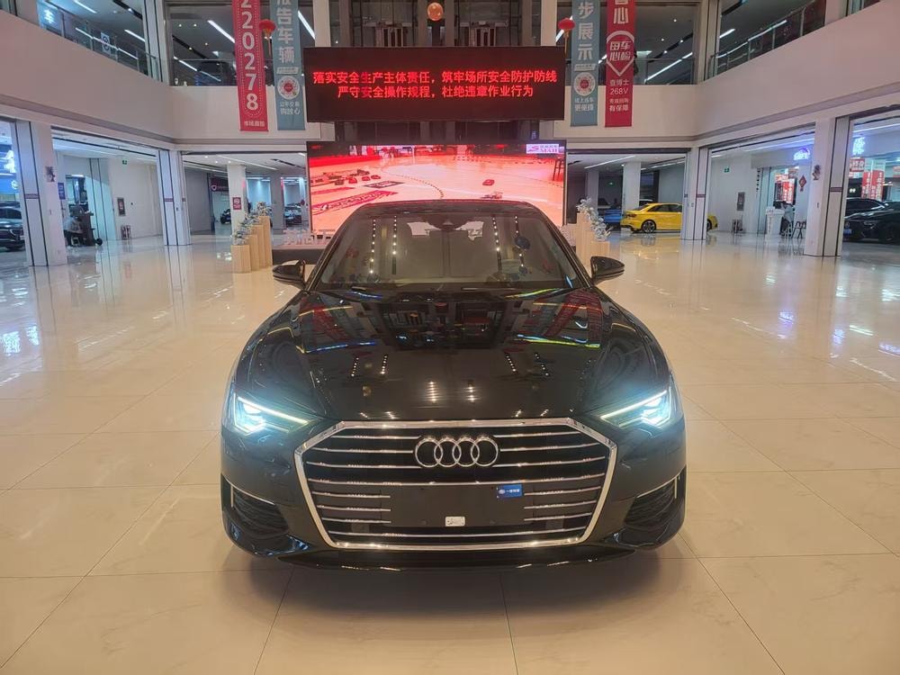 Audi A6L 2019 — фото автомобиля