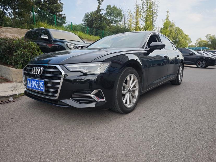 Audi A6L 2024 — фото автомобиля