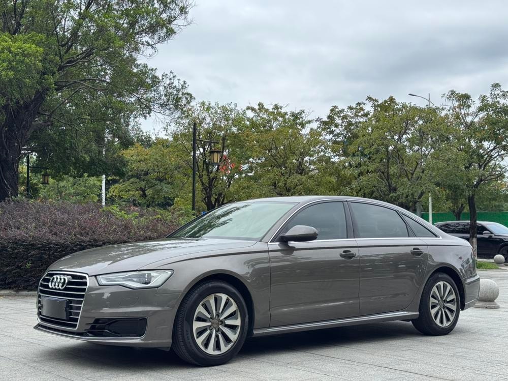 Audi A6L 2016 — фото автомобиля