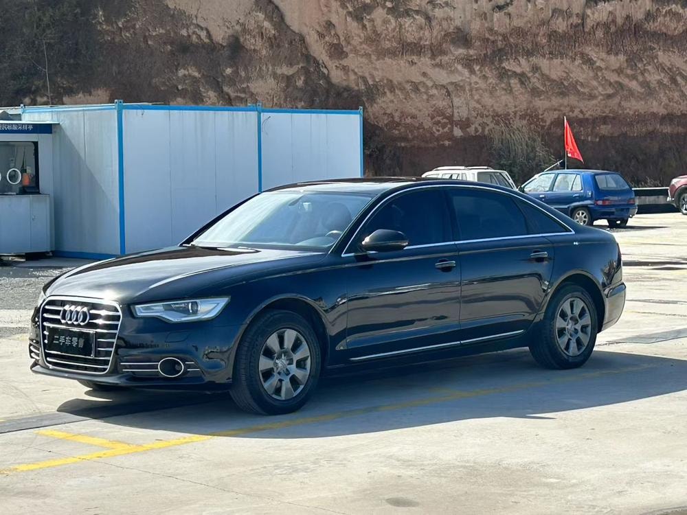 Audi A6L 2012 — фото автомобиля