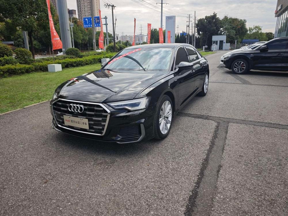 Audi A6L 2022 — фото автомобиля