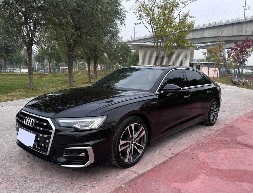 Audi A6L 2023 — фото автомобиля