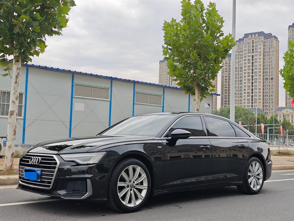 Audi A6L 2021 — фото автомобиля