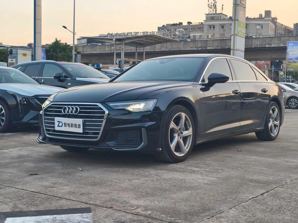 Audi A6L 2019 — фото автомобиля