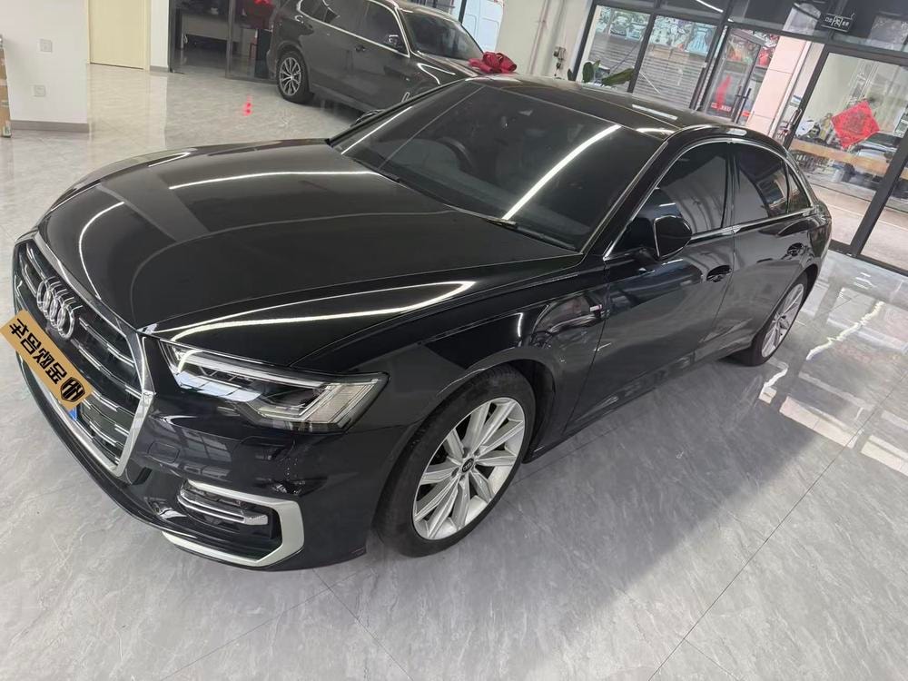 Audi A6L 2024 — фото автомобиля 1