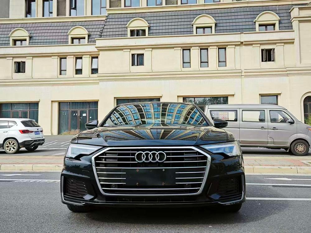 Audi A6L 2022 — фото автомобиля