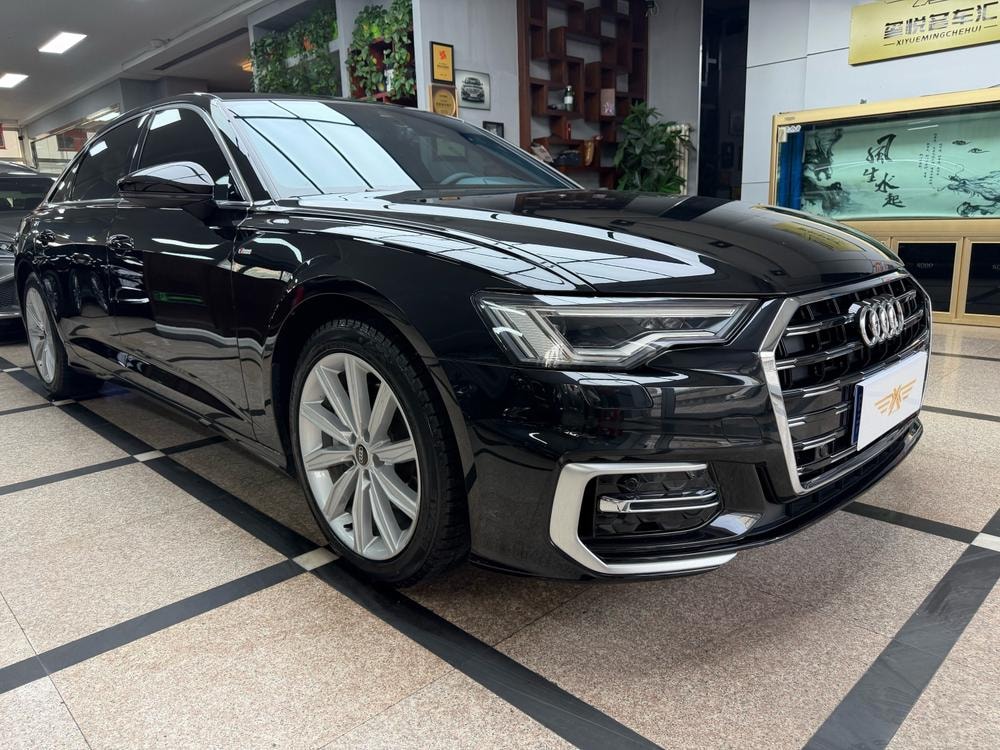 Audi A6L 2023 — фото автомобиля