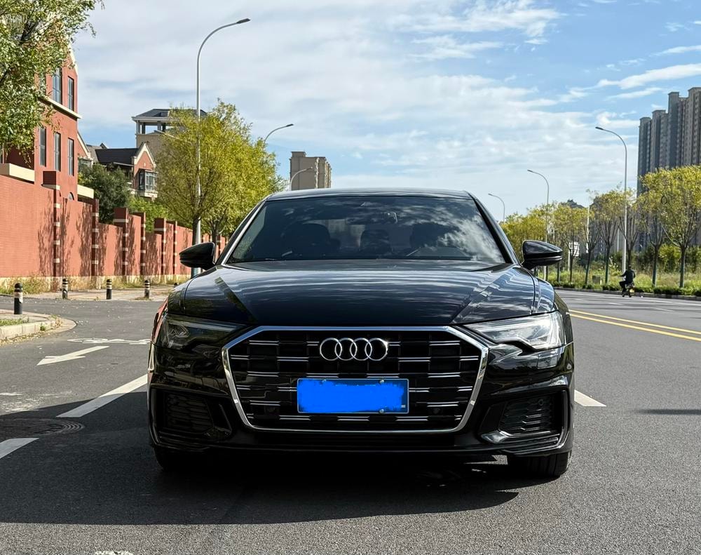 Audi A6L 2020 — фото автомобиля