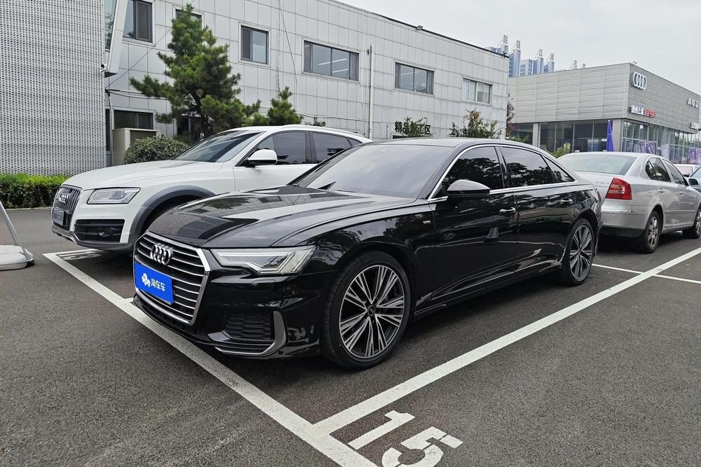 Audi A6L 2022 — фото автомобиля