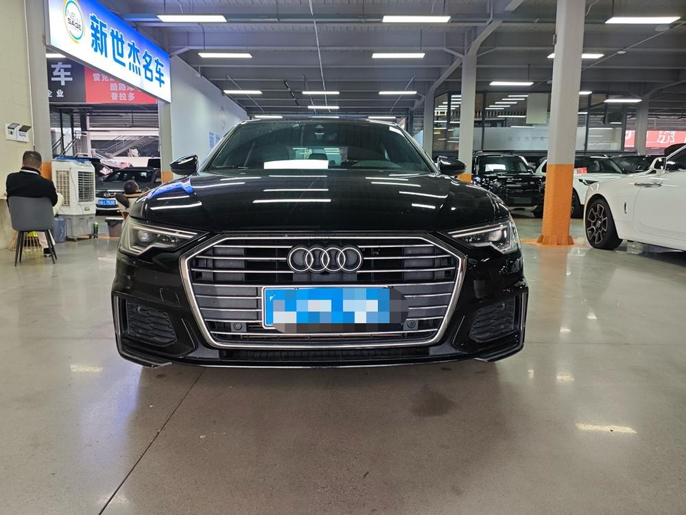 Audi A6L 2021 — фото автомобиля