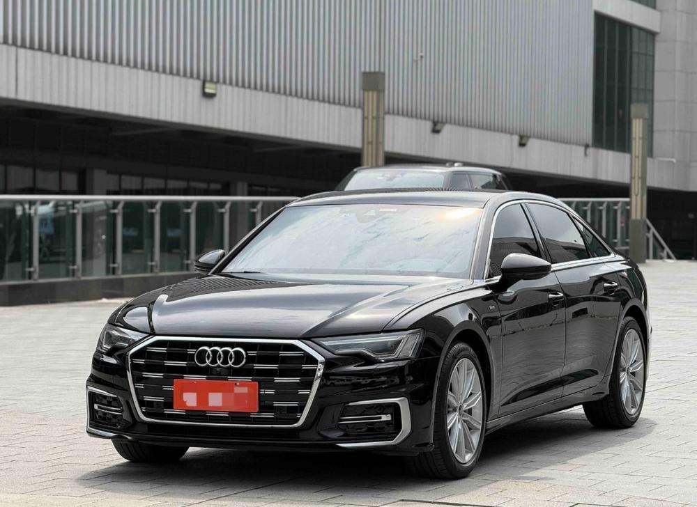 Audi A6L 2023 — фото автомобиля