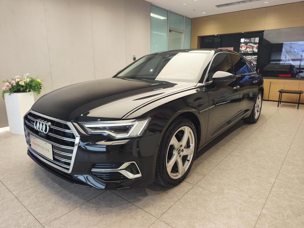 Audi A6L 2023 — фото автомобиля