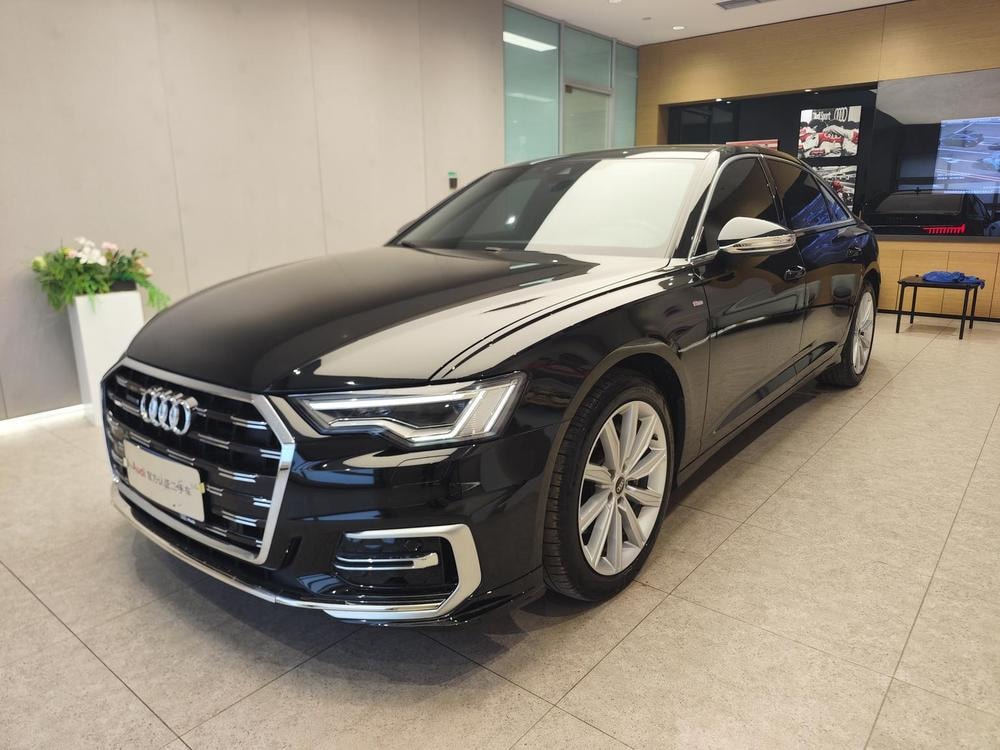 Audi A6L 2023 — фото автомобиля