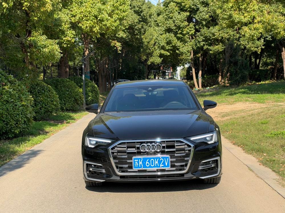 Audi A6L 2024 — фото автомобиля