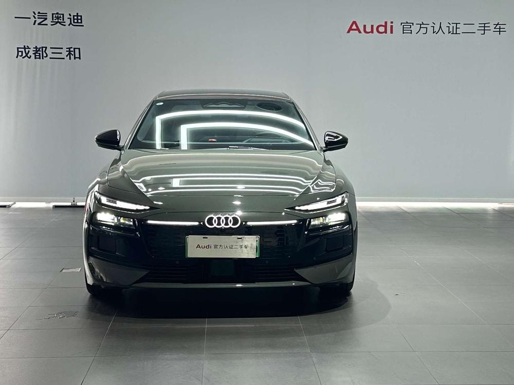 Audi A6L e-tron 2026 — фото автомобиля 1