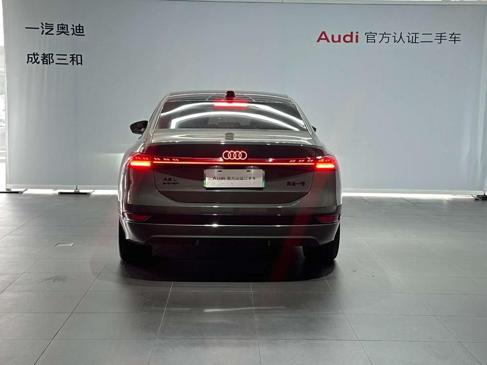Audi A6L e-tron 2026 — фото автомобиля