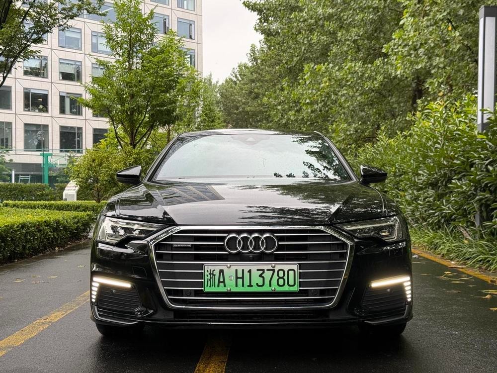 Audi A6L PHEV 2020 — фото автомобиля 1