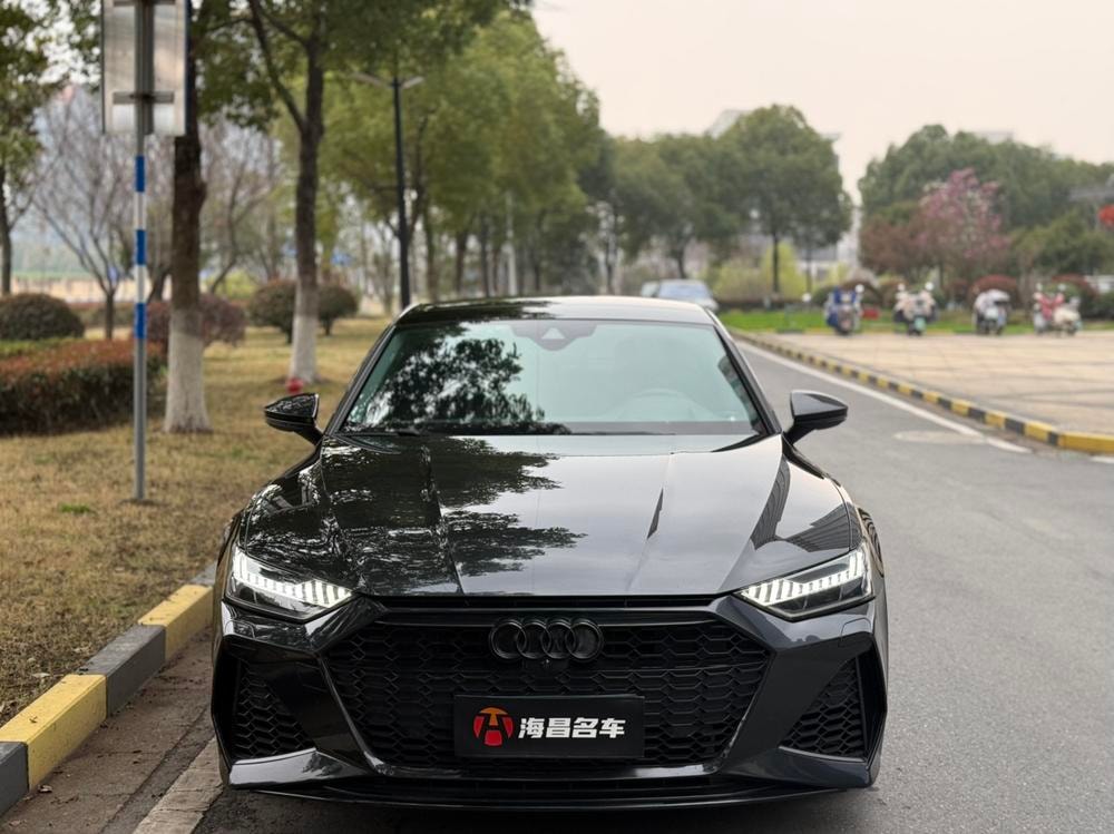 Audi A7 2021 — фото автомобиля