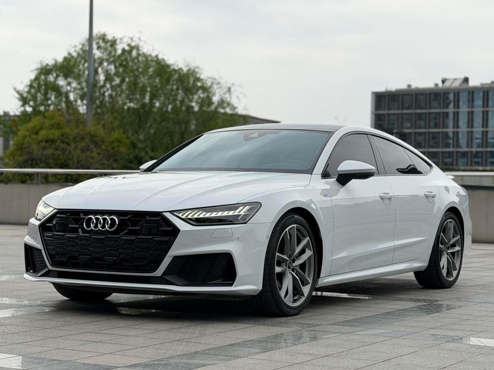 Audi A7 2024 — фото автомобиля