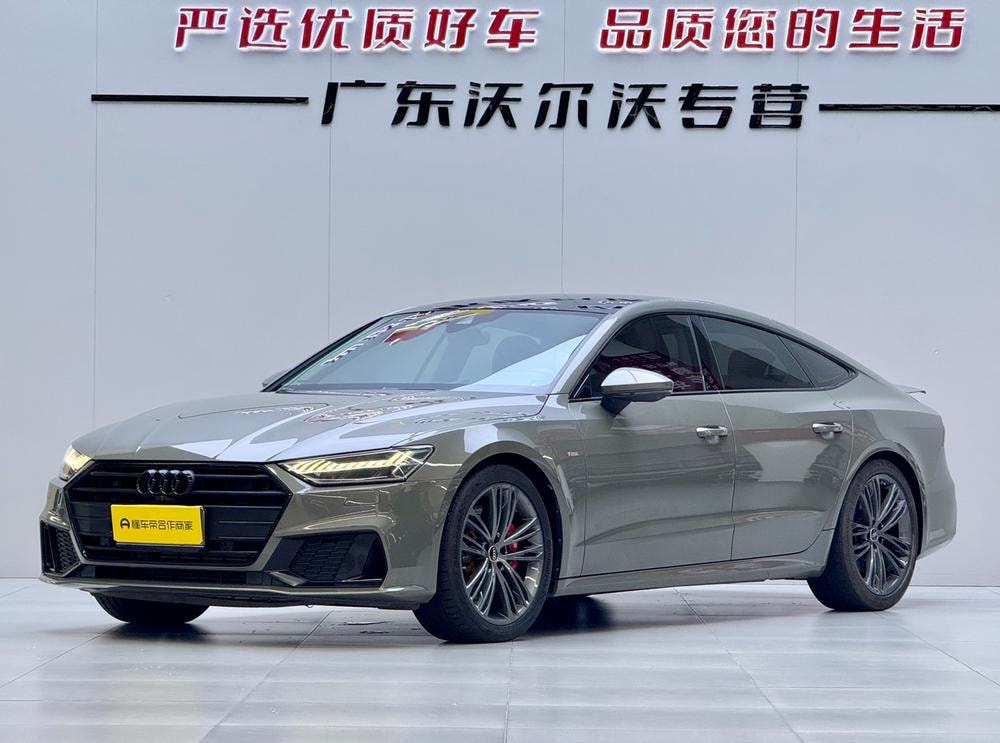 Audi A7 2022 — фото автомобиля