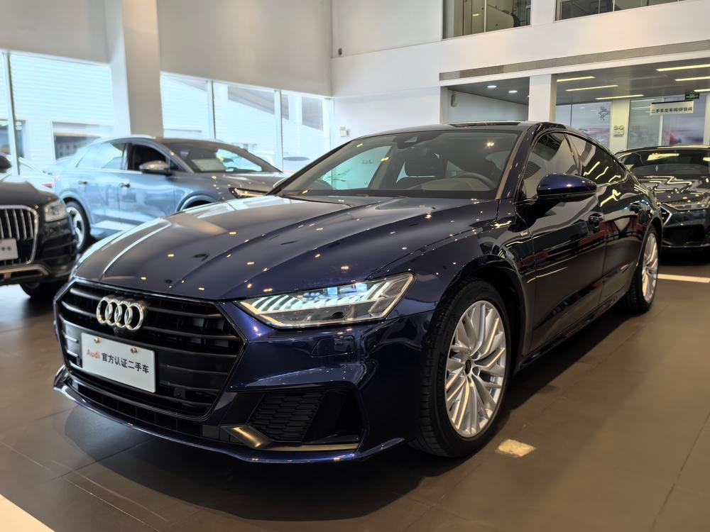 Audi A7 2021 — фото автомобиля