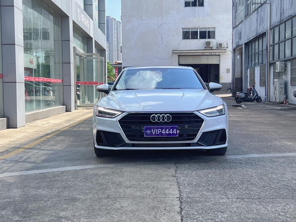 Audi A7 2023 — фото автомобиля