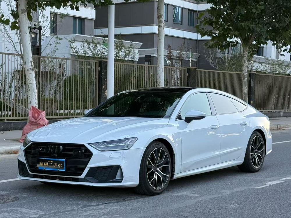 Audi A7 2021 — фото автомобиля